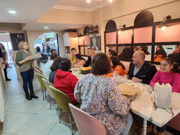 Down Kafede Atıklar Sanata Dönüştü