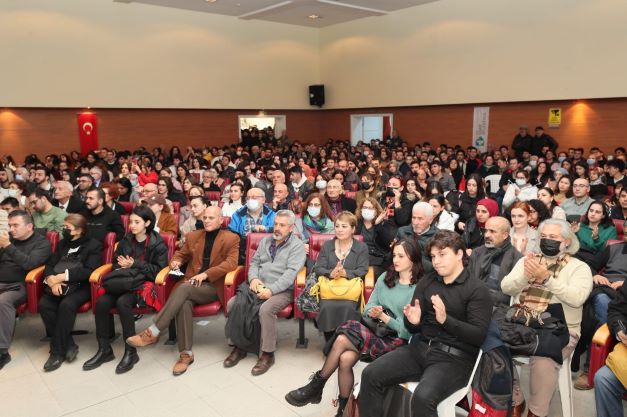 Gençlerden İlber Ortaylı’ya yoğun ilgi