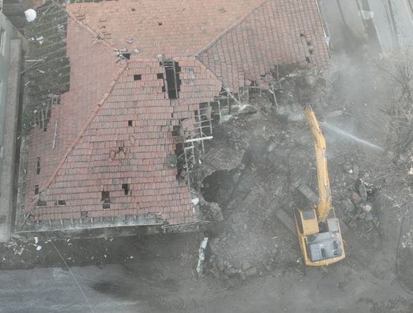 Gölcük Merkez Kentsel Dönüşümde Yıkım Çalışmaları Başladı