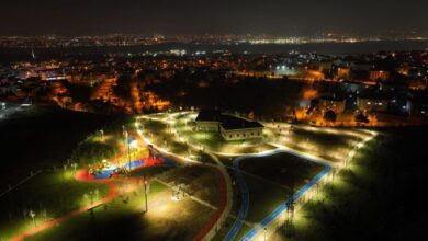 Gündüz Ayrı Gece Ayrı Güzel