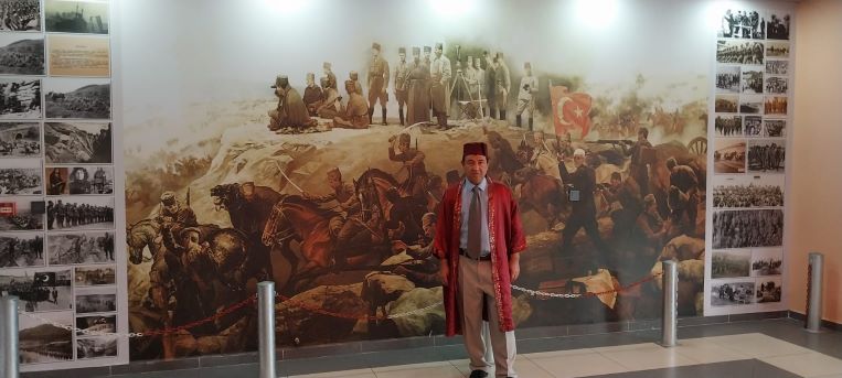 Kuklacı Metin Ateş'in Gösterisini Çocuklar Ayakta Alkışladı