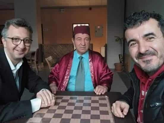 Kuklacı Metin Ateş'in Gösterisini Çocuklar Ayakta Alkışladı
