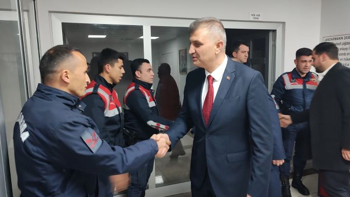 Yılbaşı akşamı görevi başında olan personele ziyaret