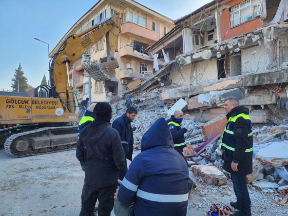 Başkan Sezer'den Deprem Bölgesindeki Çalışmalar Hakkında Açıklama