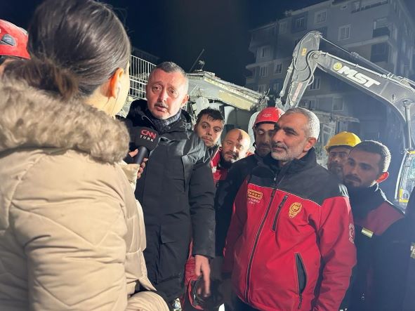 Büyükakın: Bu ekibin alnından öpüyorum