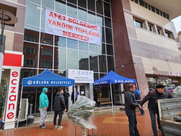 GÖLCÜK BELEDİYESİ DEPREM BÖLGESİ İÇİN YARDIM KAMPANYASI BAŞLATTI
