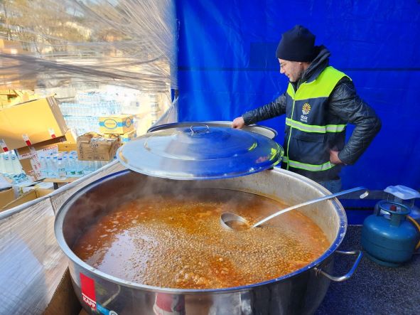 Gölcük Ekipleri Deprem Sahasında Her Alanda
