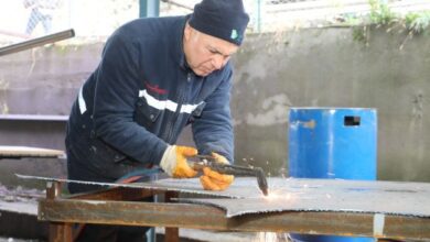 İzmit Belediyesi atölyeleri depremzedeler için soba üretiyor