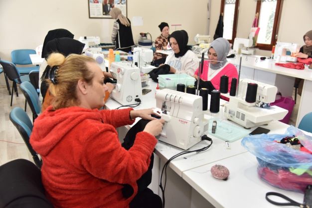 Kartepeli Kadınlardan Sıcacık Tutan Ürünler