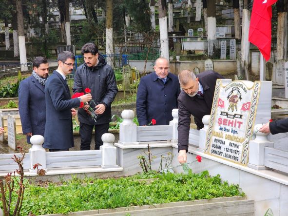 Çanakkale Zaferi Şehitleri Gölcük'te Törenlerle Anıldı