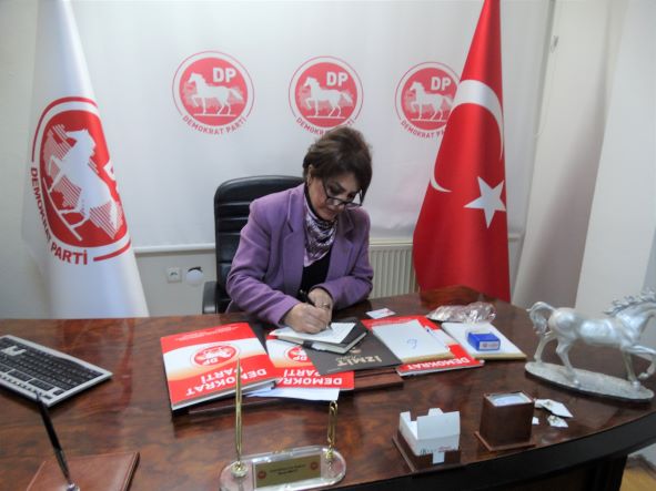 DP İlçe Başkanı Nuray Macit ve Yönetimi Basına 5 çayı İkramında Bulundu