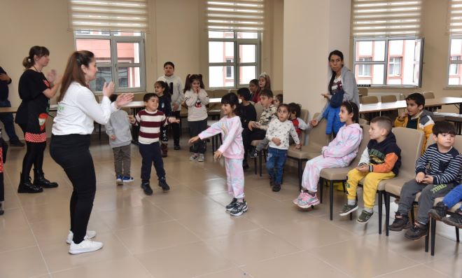 Deprem Çocuklarının Yüzleri Güldü