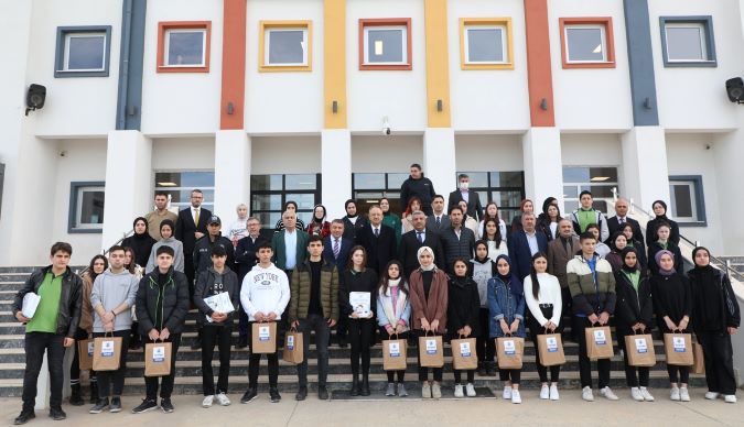 Dilovası Belediyesi’nden öğrencilere YKS ücreti desteği