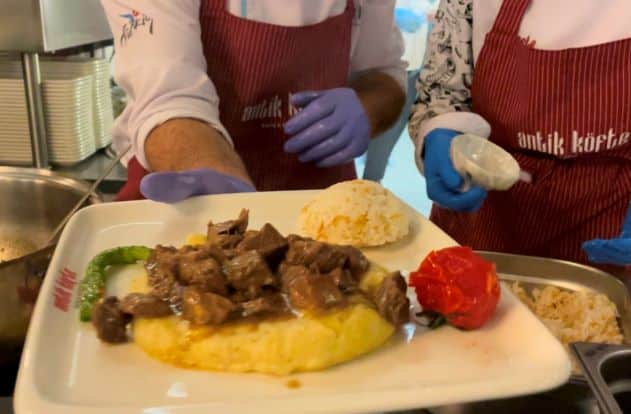 Eski Ramazanlar Maide Restoran ve Antik Köfte’de