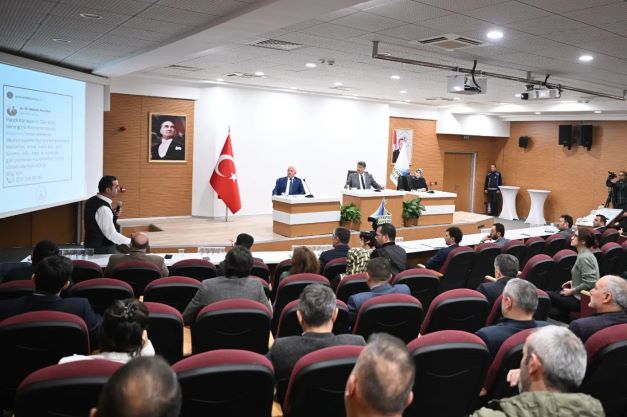 Kartepe Meclisinde Deprem Şehitlerine Saygı Duruşu