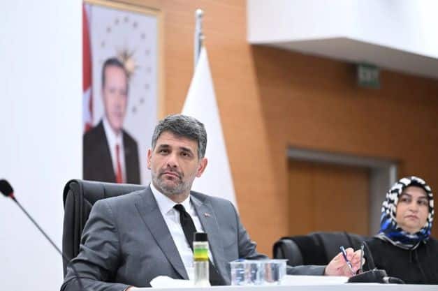 Kartepe Meclisinde Deprem Şehitlerine Saygı Duruşu