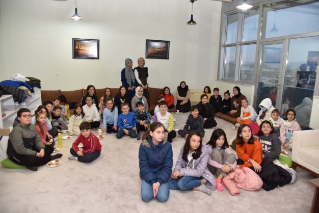 Kartepe'li Çocuklar İşaret Diliyle Tanıştı