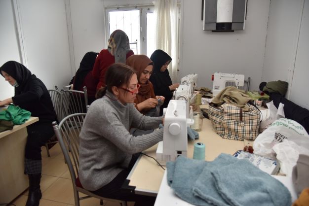 Kartepeli Kadınlar Üretiyor Depremzedeler Isınıyor