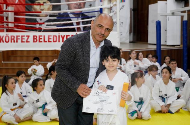 Körfez’de 100 Sporcuya Yeni Kuşak