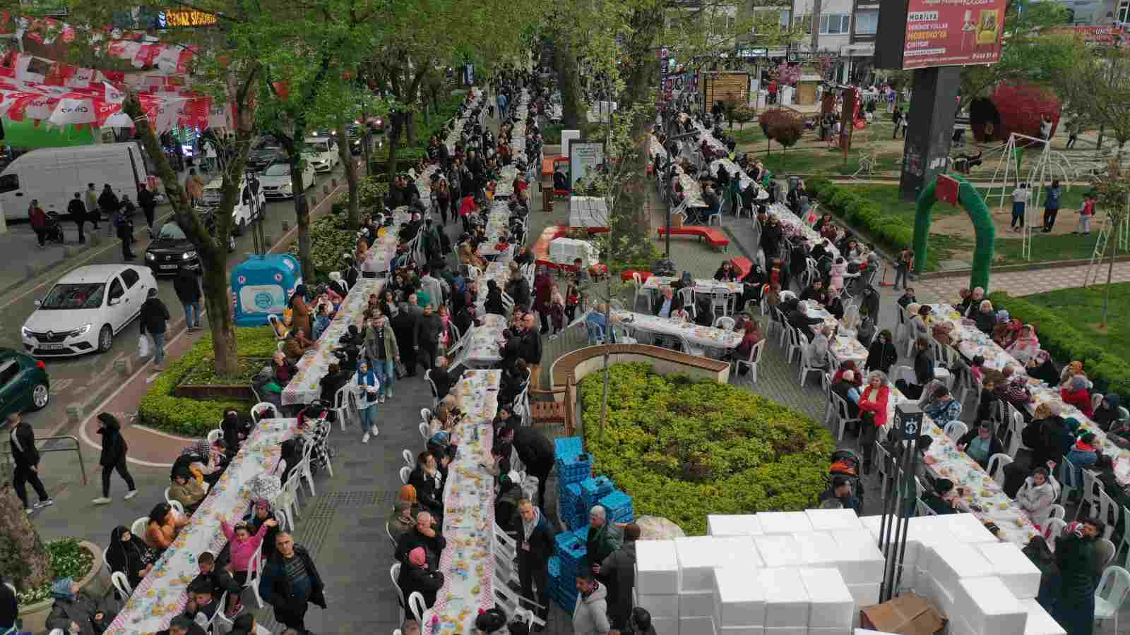 25 binden fazla vatandaş hep birlikte iftar açtı-