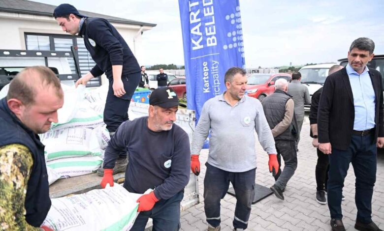 27 Ton Gübre Kartepeli Çiftçilere Dağıtıldı