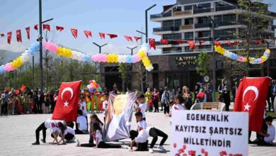 Kartepe Kent Meydanı’nda 23 Nisan Coşkusu