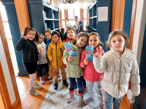 Minik Öğrencilerin Kütüphane Heyecanı