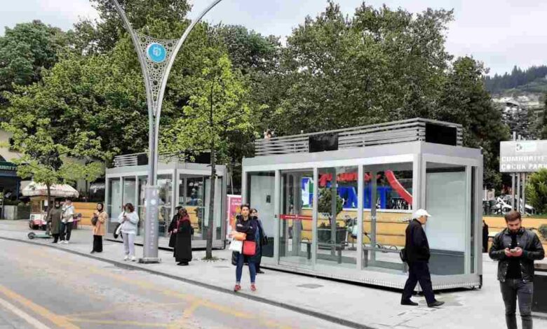 Cumhuriyet Parkına klimalı modern durak