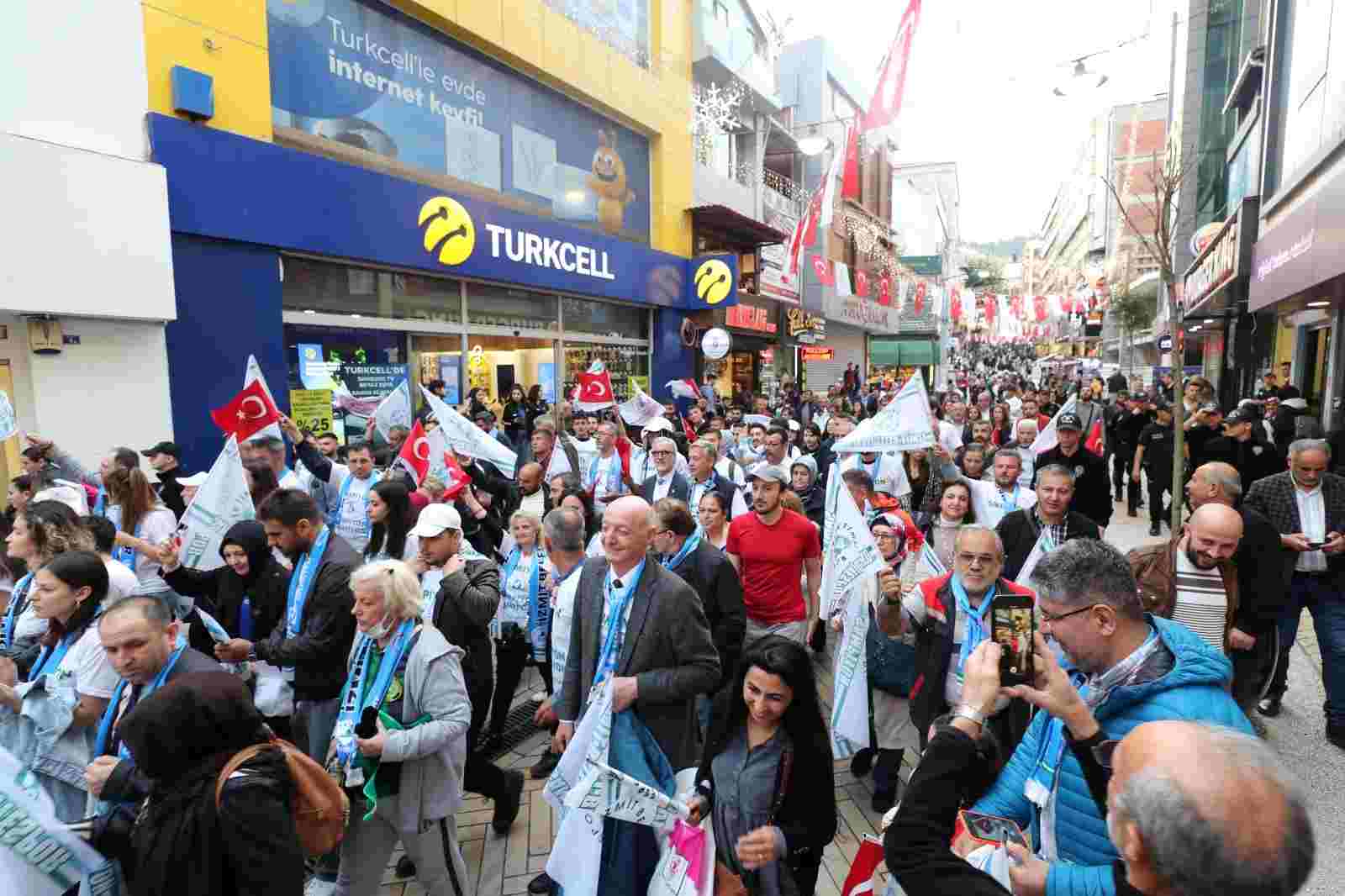 İzmit Şampiyonluk coşkusunu doyasıya yaşadı