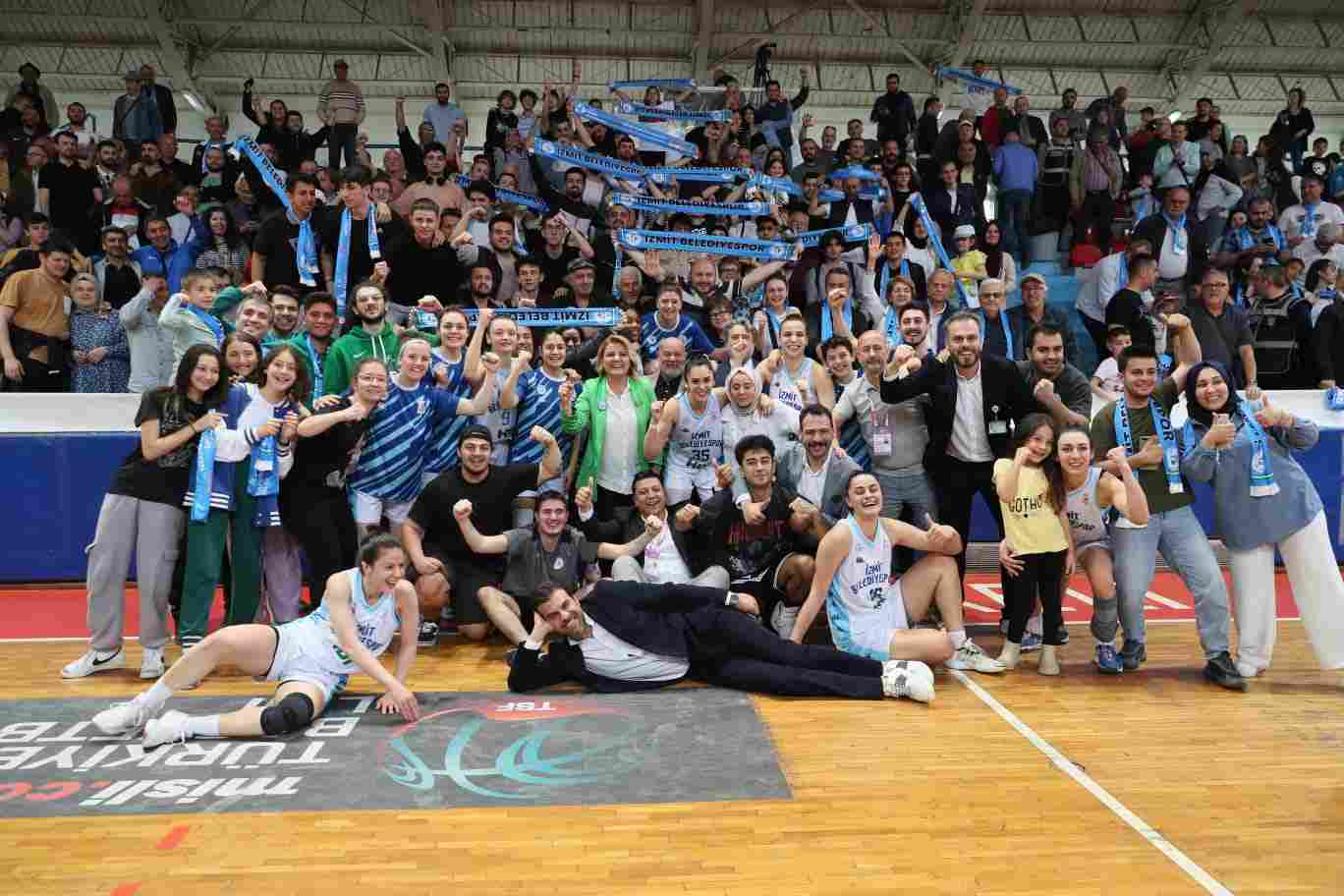 İzmitli periler finalde!