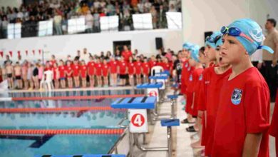 245 minik sporcu yüzmede kıyasıya mücadele etti