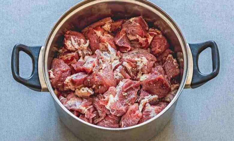 Büyükbaş etleri 15-36 saat, küçükbaş etleri 12-24 saat dinlendirilmeli