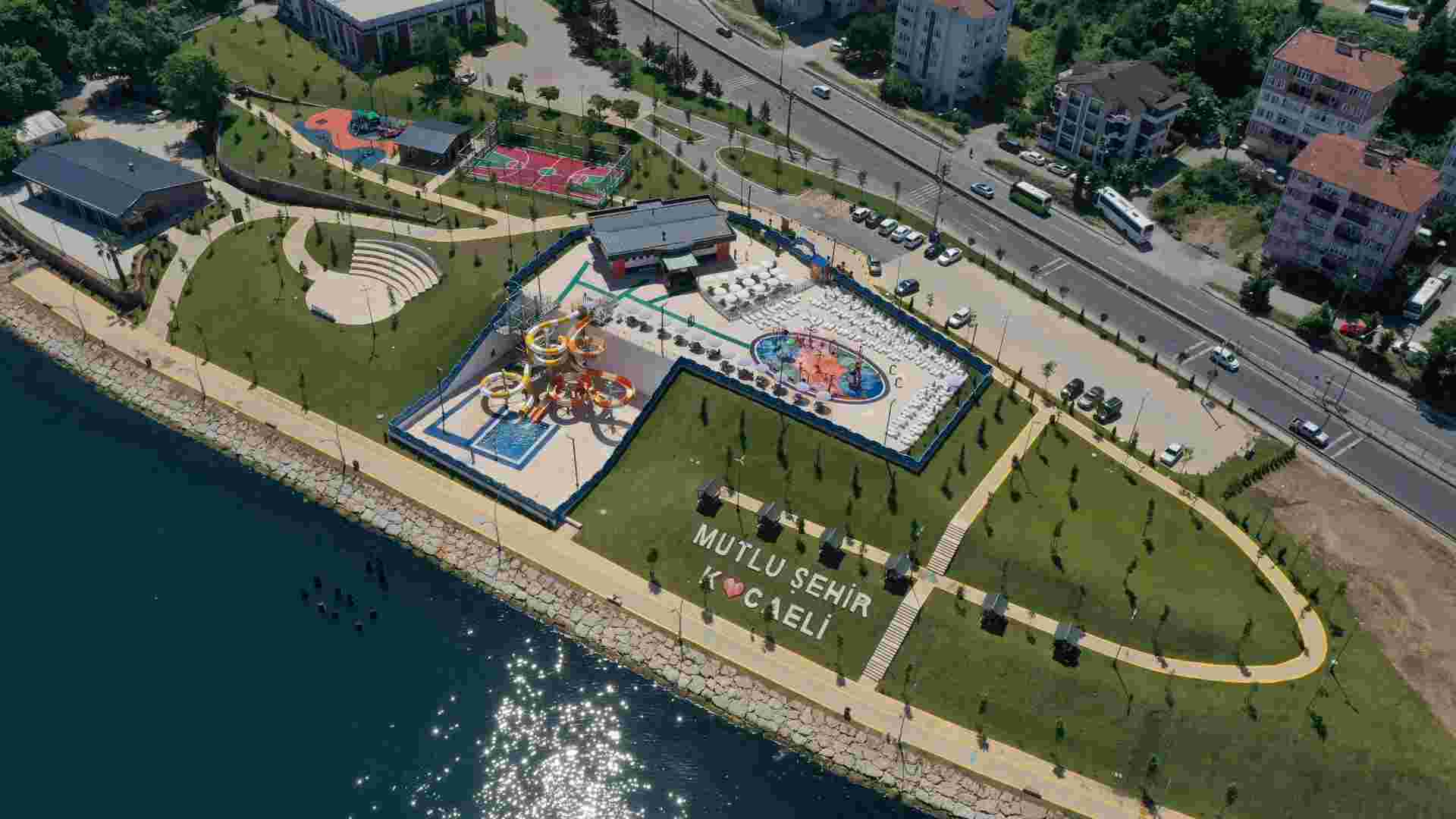 Çift kaydıraklı Aquapark hizmete girdi