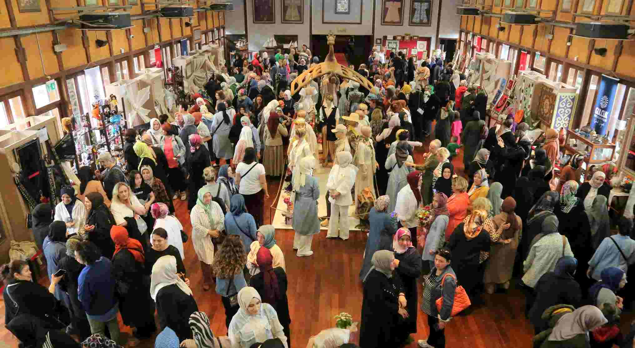 GÖLMEK'ten muhteşem yılsonu sergisi