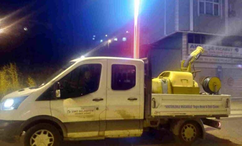 İzmit sokakları vektörlere karşı gece gündüz ilaçlanıyor