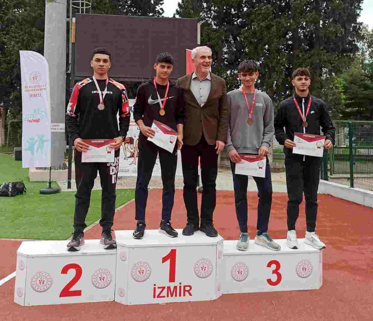 KOTO Okulu Öğrencisi Durul Atletizm’de Türkiye ikincisi oldu