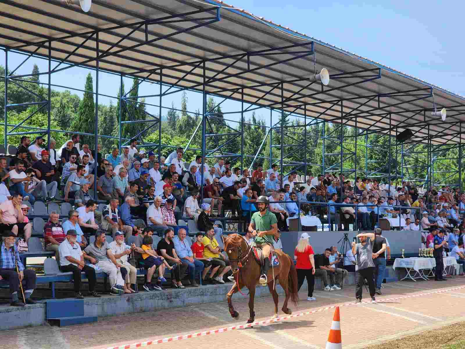 Geleneksel Rahvan At Yarışları Değirmendere koşusu, gerçekleşti