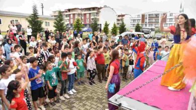 Kartepeli çocuklar gönüllerince eğlendi