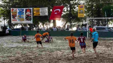 Kum Futbol Turnuvası birbirinden çekişmeli maçlarla başladı