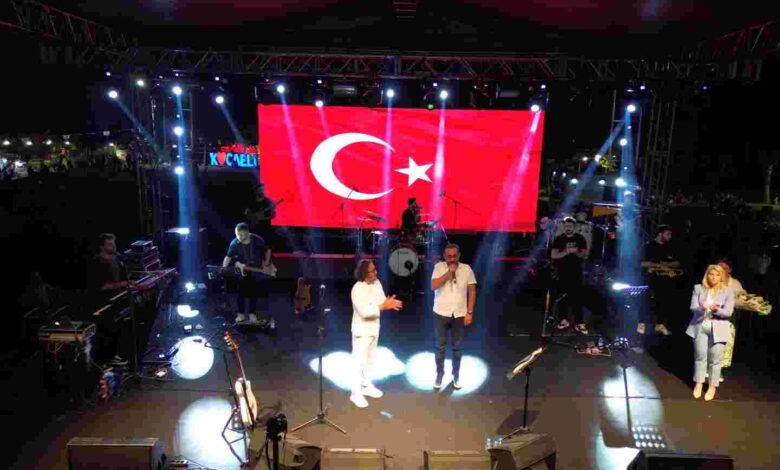 Büyük Zaferin 101. yıldönümünde Fettah Can coşkusu