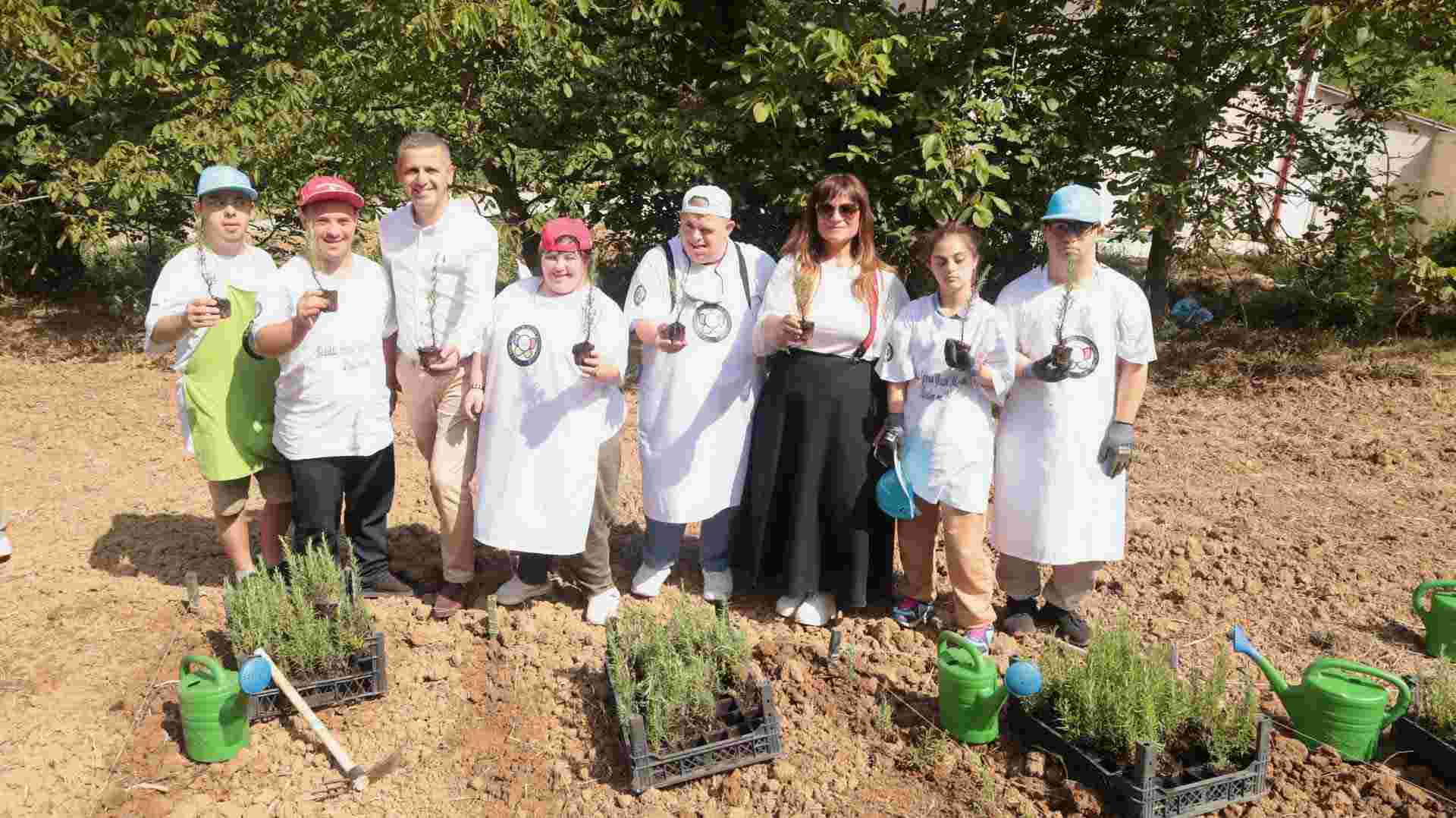 “Özel bireyler” aromatik bitkilerle rehabilite ediliyor