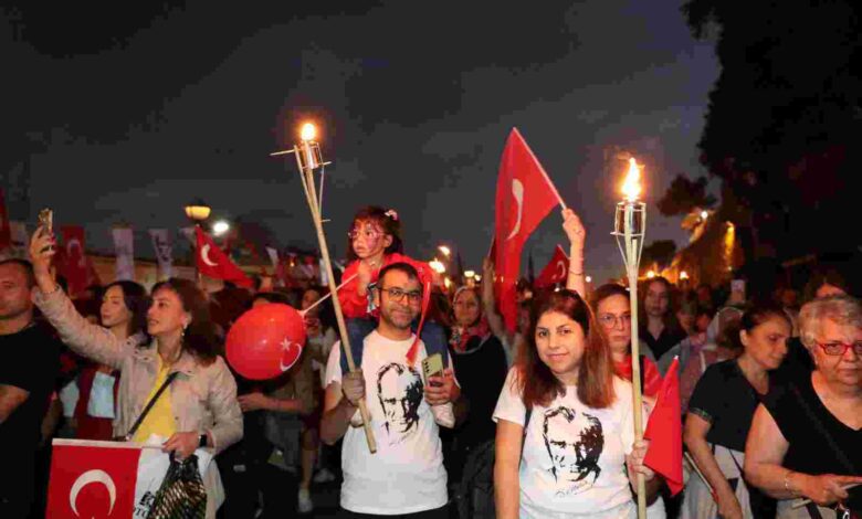 100. Yıl Kortejine binlerce Cumhuriyet aşığı katıldı