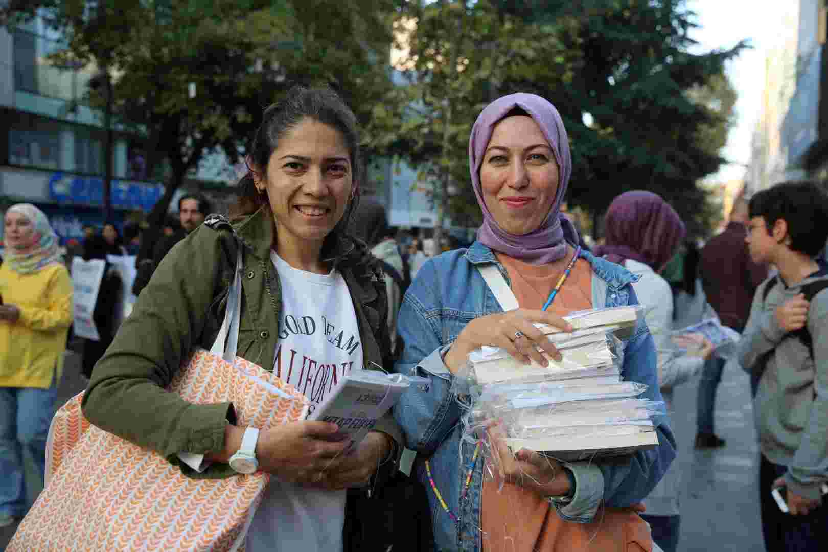 5 bin kitabı 5 dakikada topladılar