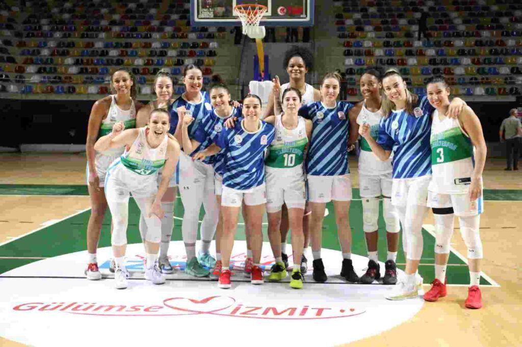 İzmit Belediyespor Kadın Basketbol Takımı