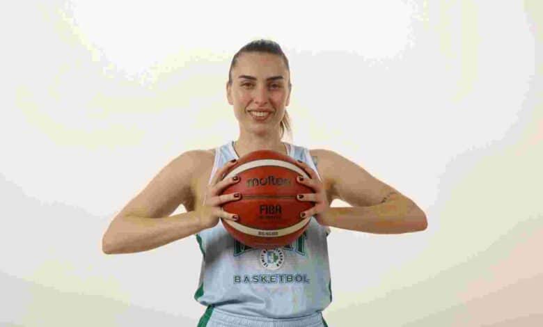 İzmit’in Perilerinden iki isim İzmit’teki milli maçta görev alacak