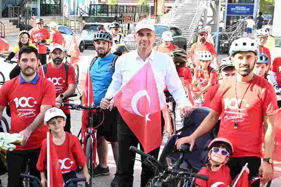 Kartepe'de 100.Yıl Coşkusu