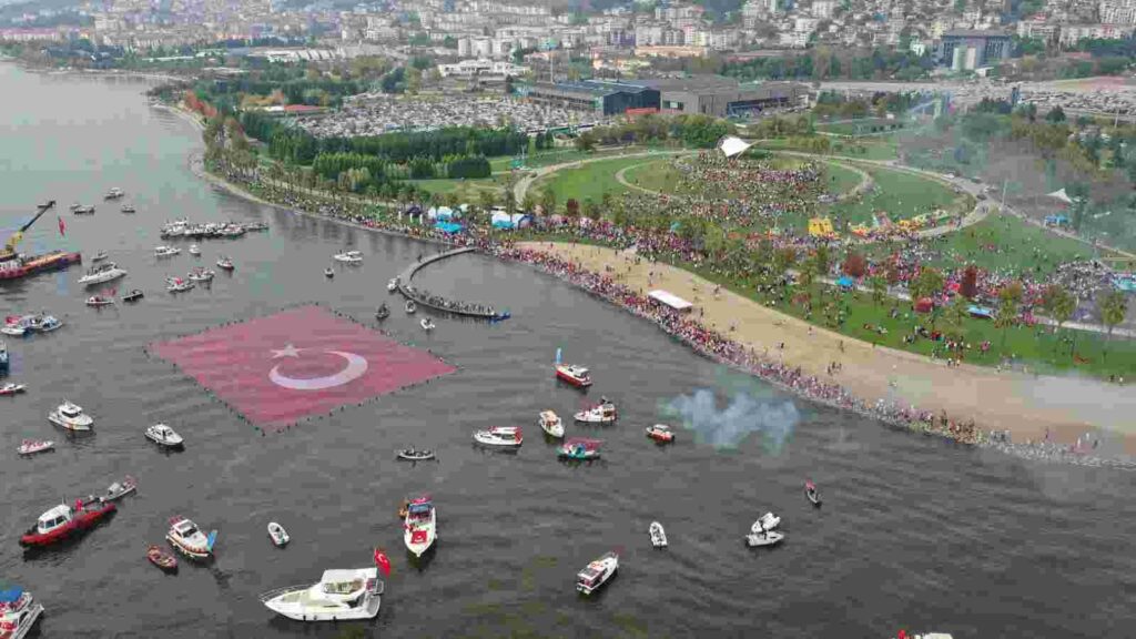 Kocaeli 10. Uluslararası Cumhuriyet Koşusu ve Çocuk Maratonu Yapıldı