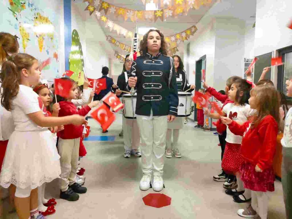 Kocaeli Bilnet Okulları’ndan 100. Yıla yakışır Cumhuriyet Bayramı Kutlaması