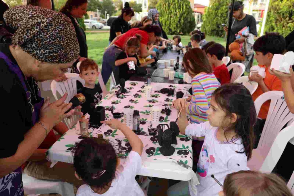‘Her Eve Bir Atatürk’ çocuk atölyeleri devam ediyor