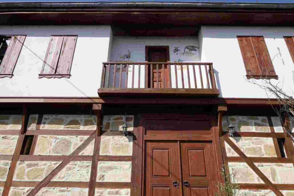 Beşdivanlı Rıza Bey Konağı